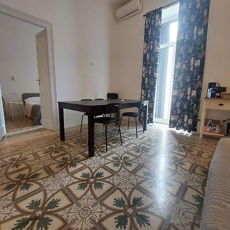 Bari Landlord 242 - Central Station Apartments Bagian luar foto