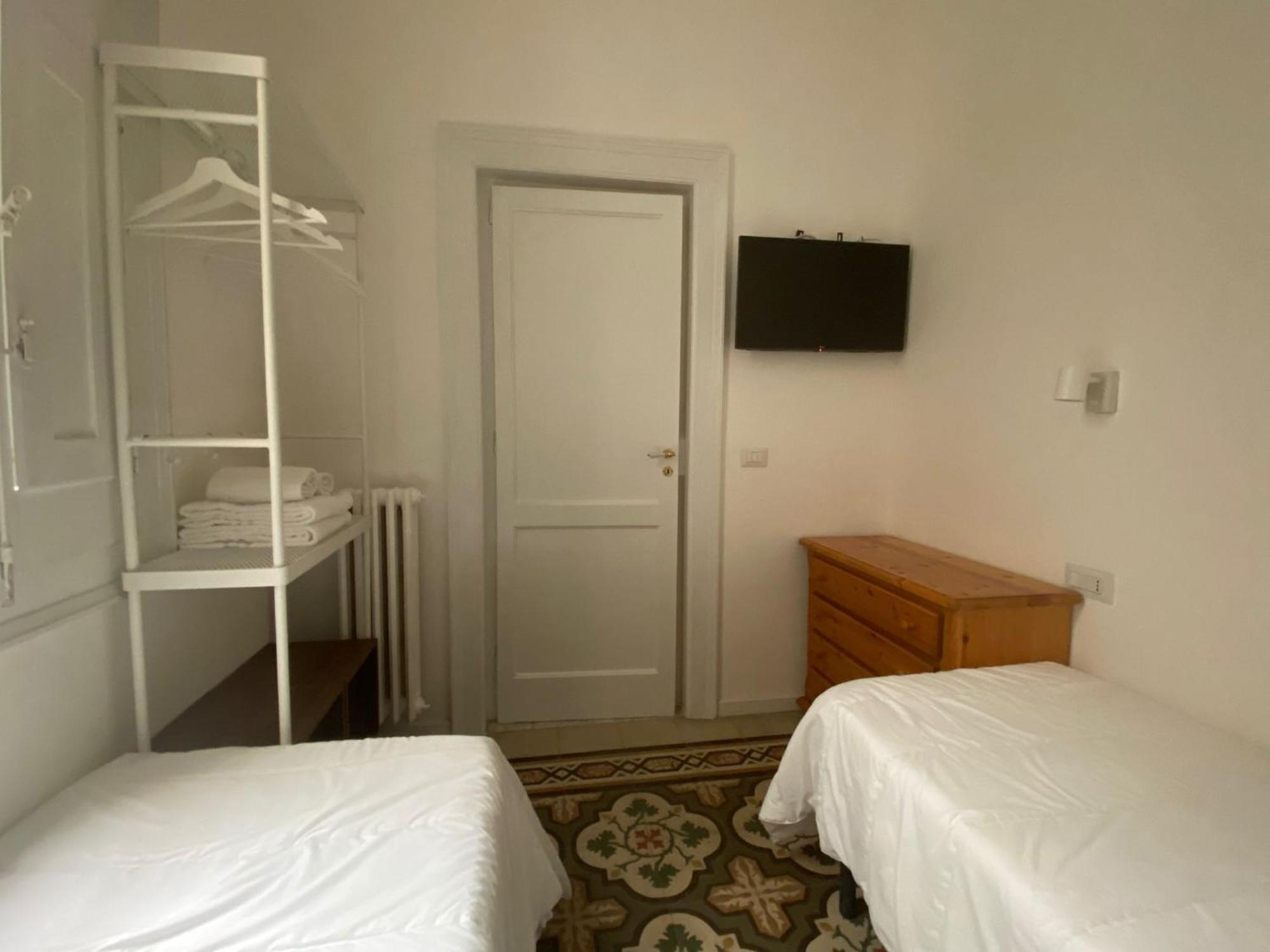 Bari Landlord 242 - Central Station Apartments Bagian luar foto