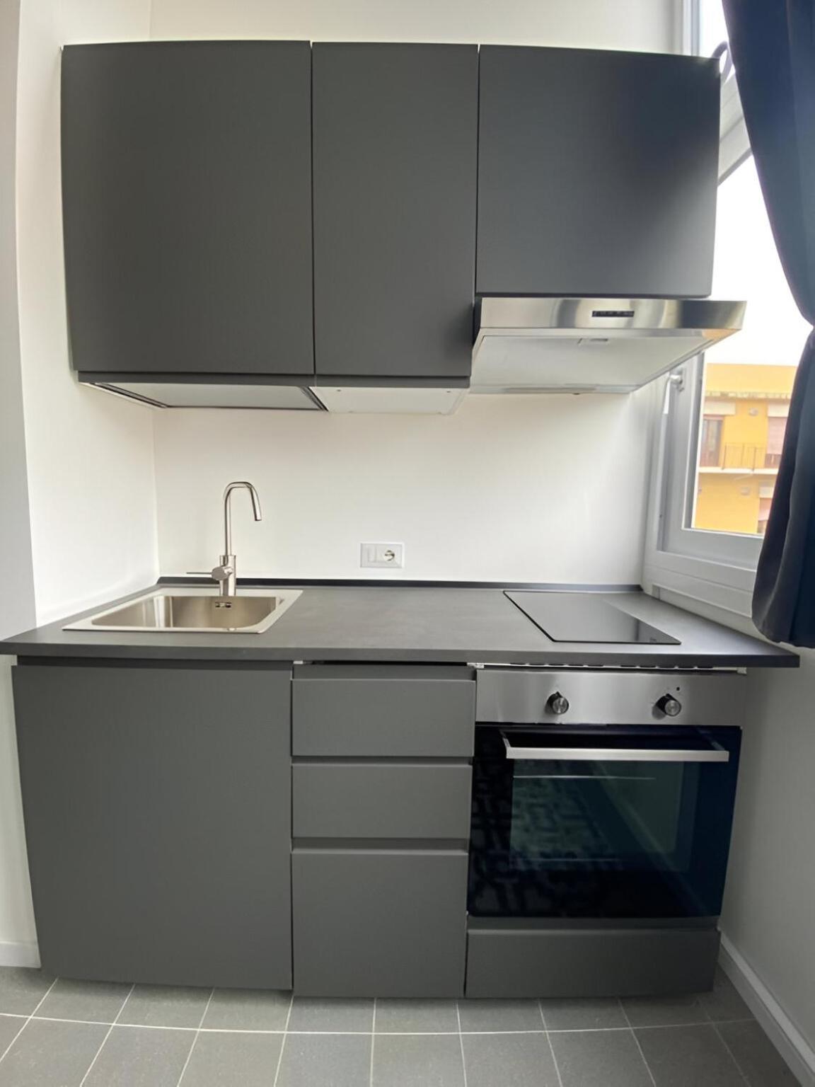 Bari Landlord 242 - Central Station Apartments Bagian luar foto