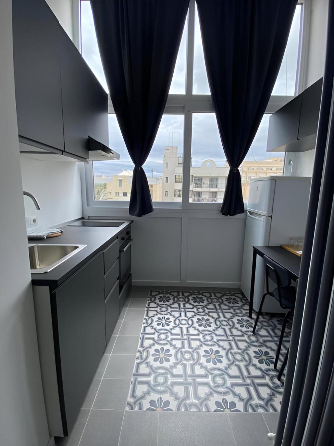 Bari Landlord 242 - Central Station Apartments Bagian luar foto