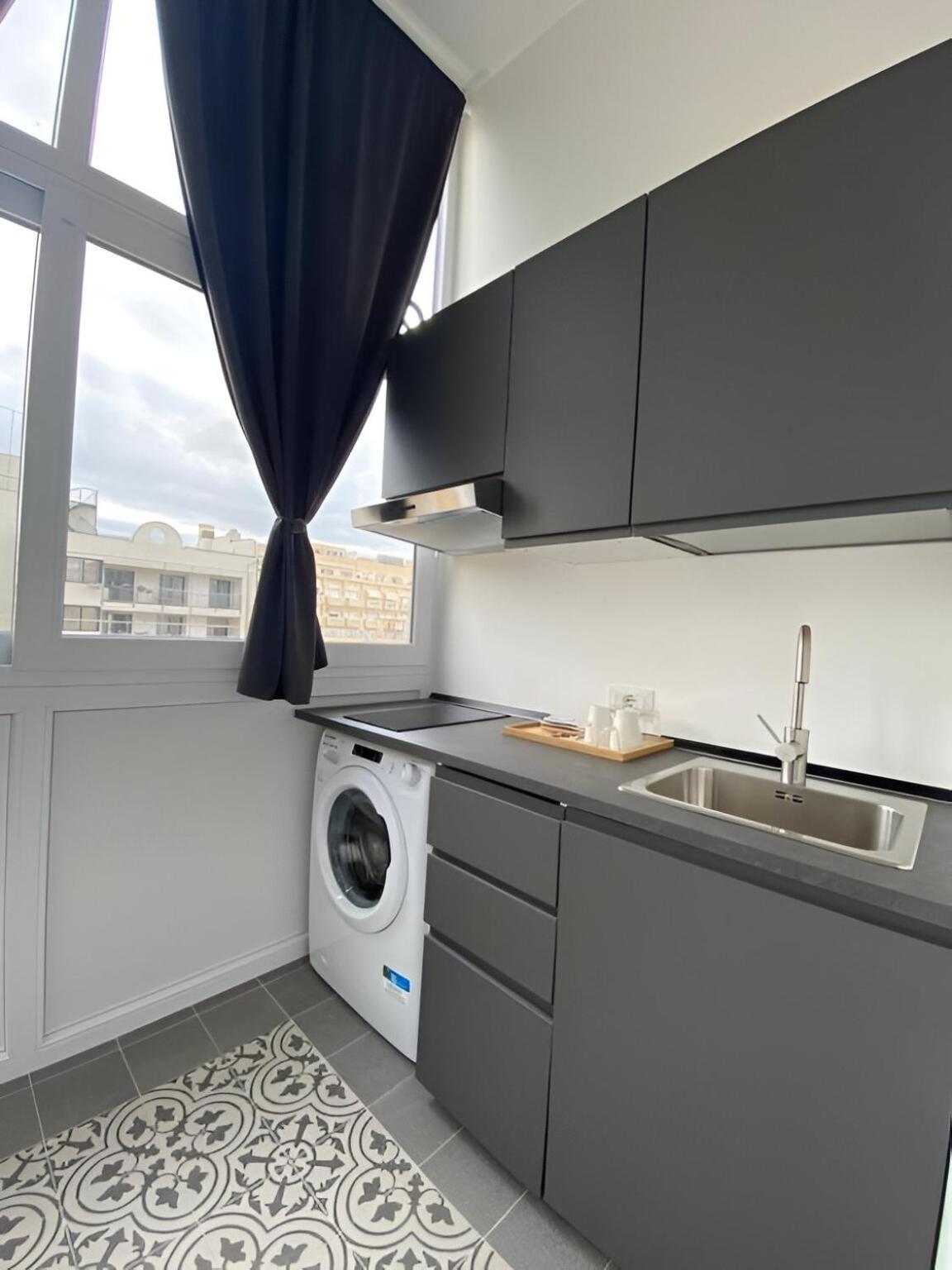 Bari Landlord 242 - Central Station Apartments Bagian luar foto