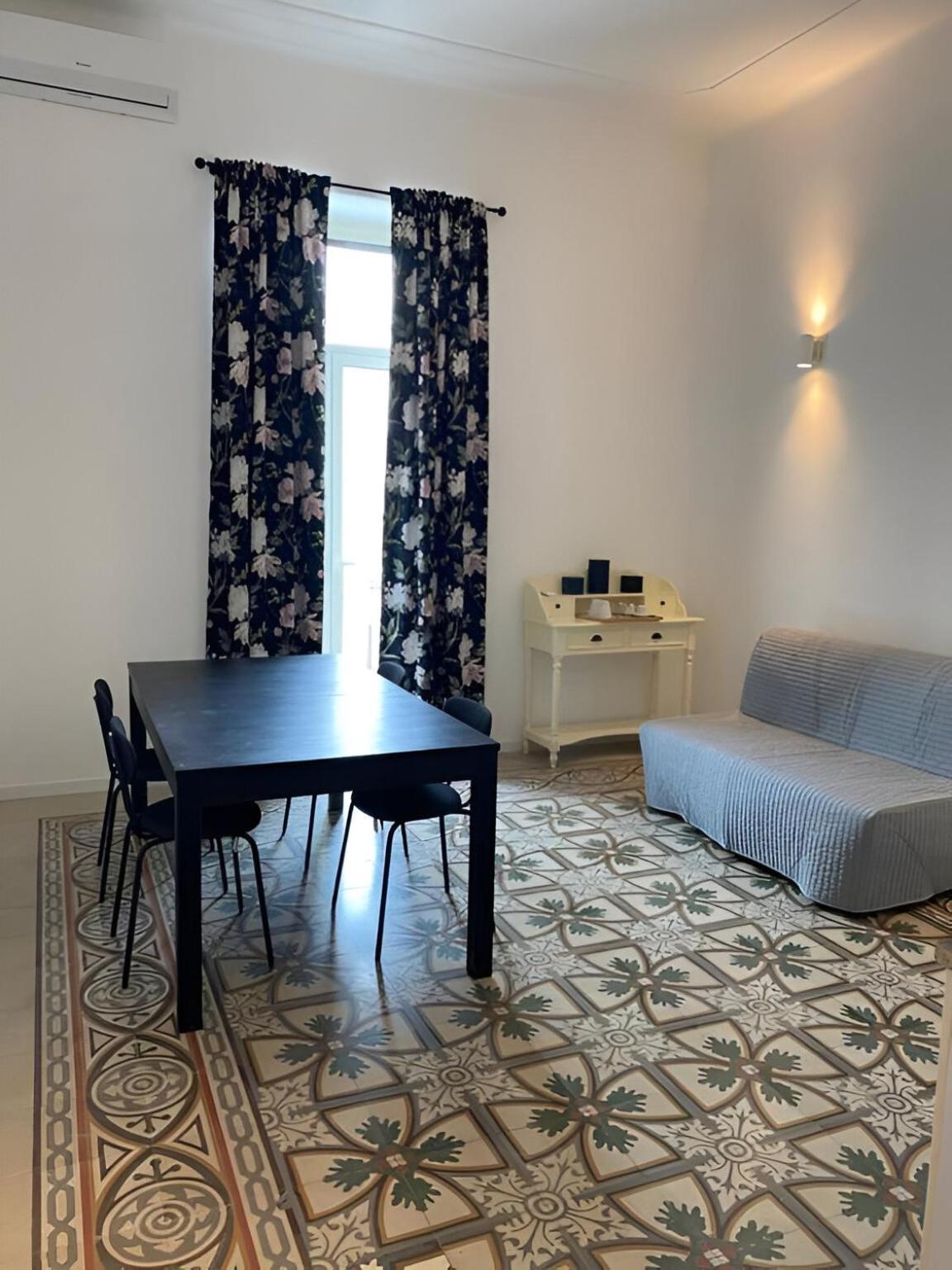 Bari Landlord 242 - Central Station Apartments Bagian luar foto