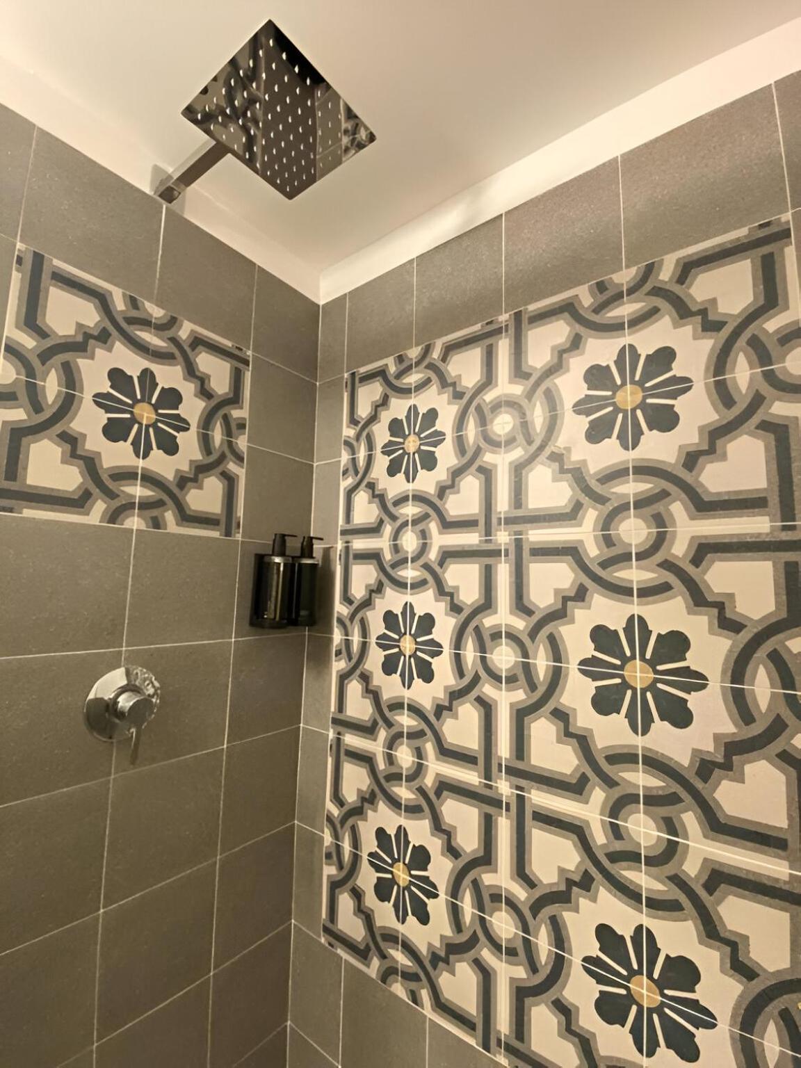 Bari Landlord 242 - Central Station Apartments Bagian luar foto