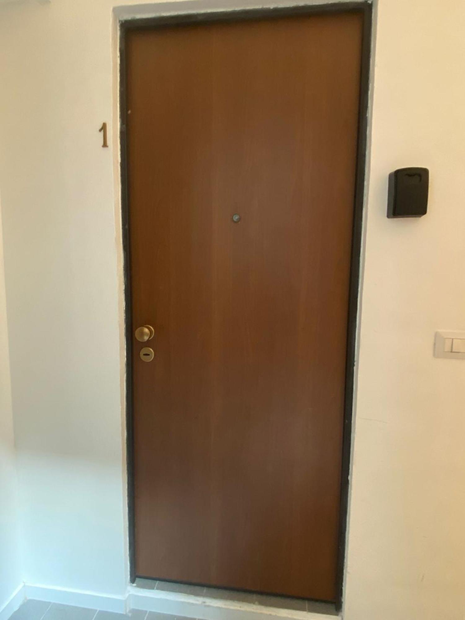 Bari Landlord 242 - Central Station Apartments Bagian luar foto