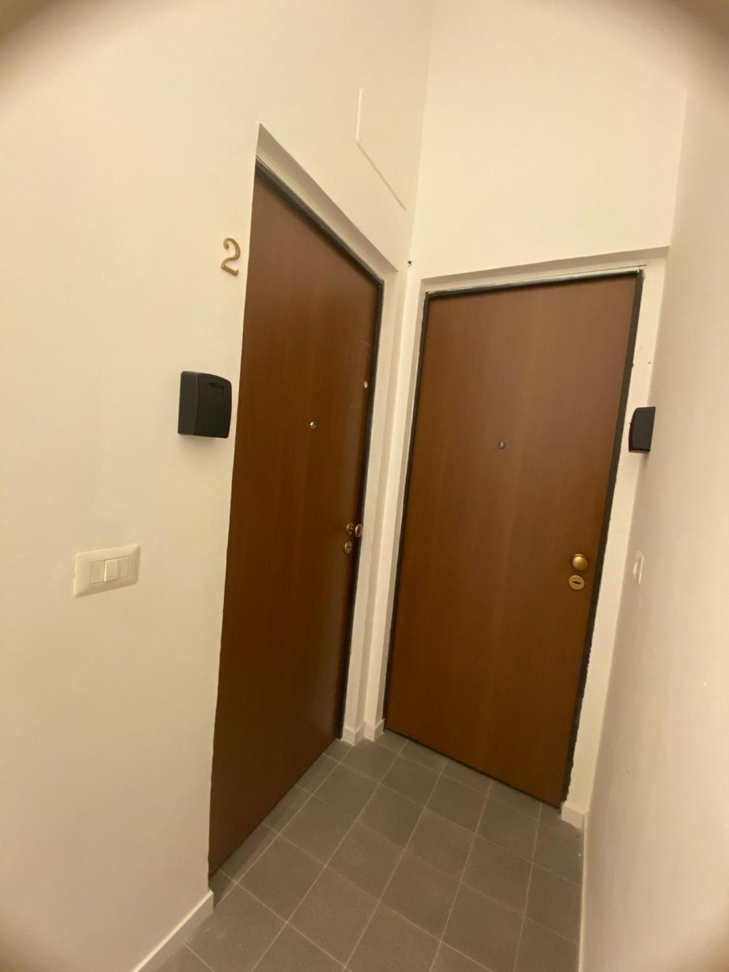 Bari Landlord 242 - Central Station Apartments Bagian luar foto