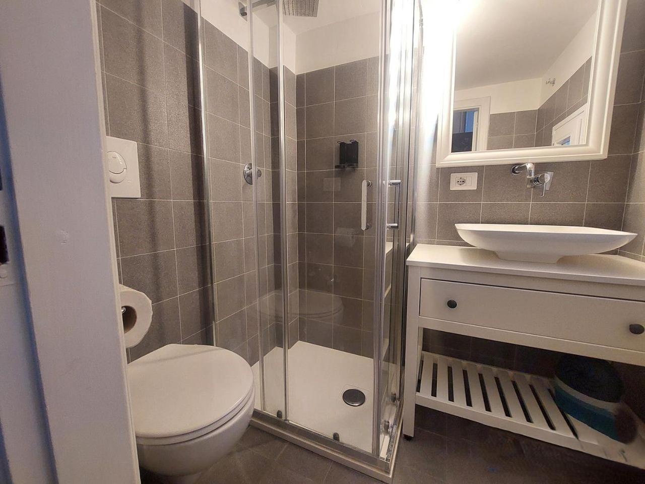 Bari Landlord 242 - Central Station Apartments Bagian luar foto