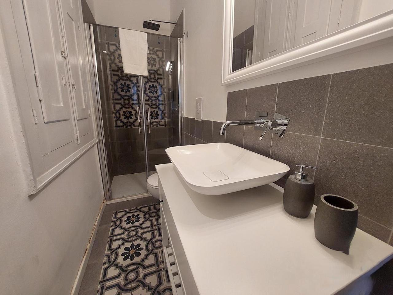 Bari Landlord 242 - Central Station Apartments Bagian luar foto